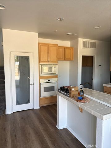 6005 Forest Oaks, Fontana, CA 92336