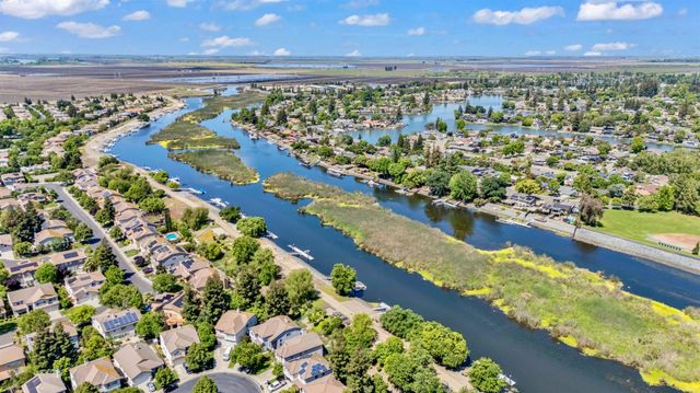 6809 Brook Falls, Stockton, CA 95219