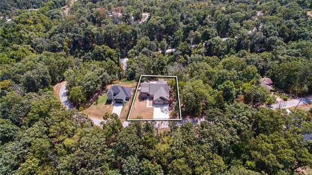 36 Halford Lane, Bella Vista, AR 72715
