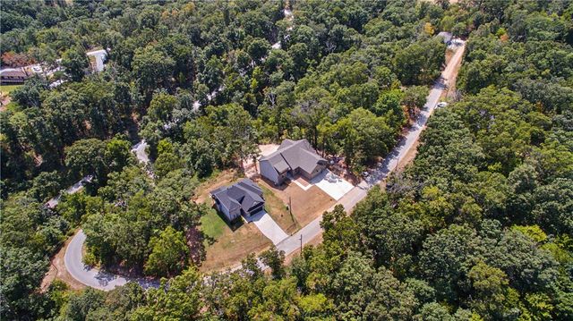 36 Halford Lane, Bella Vista, AR 72715