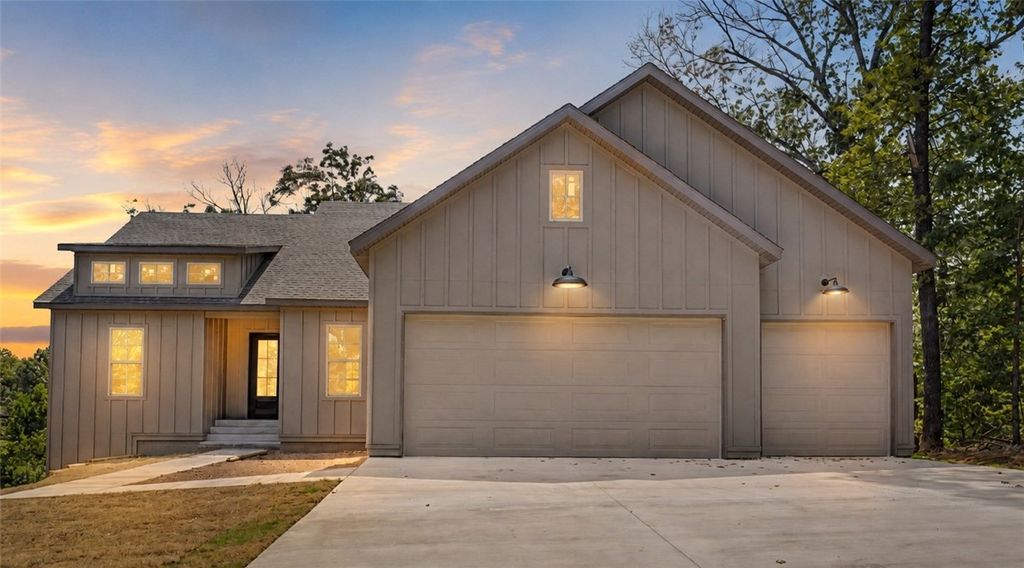 36 Halford Lane, Bella Vista, AR 72715