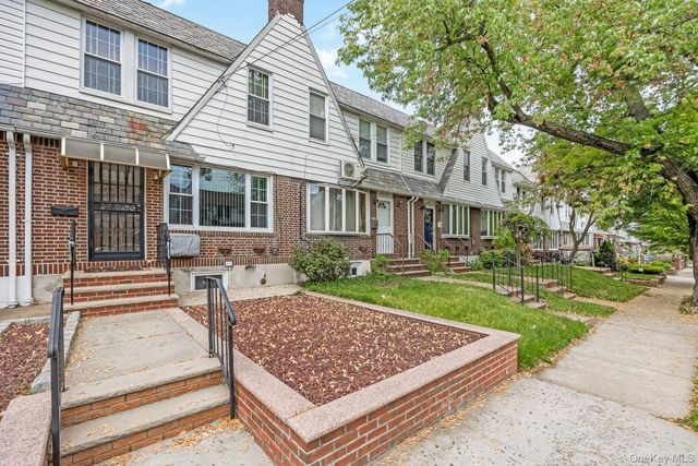 65-56 77th Place, Middle Village, NY 11379