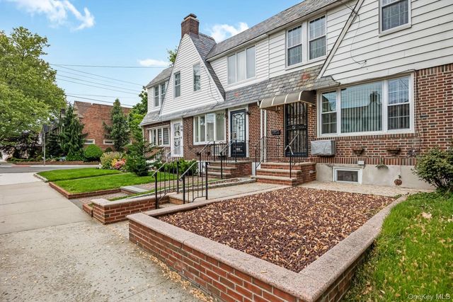 65-56 77th Place, Middle Village, NY 11379