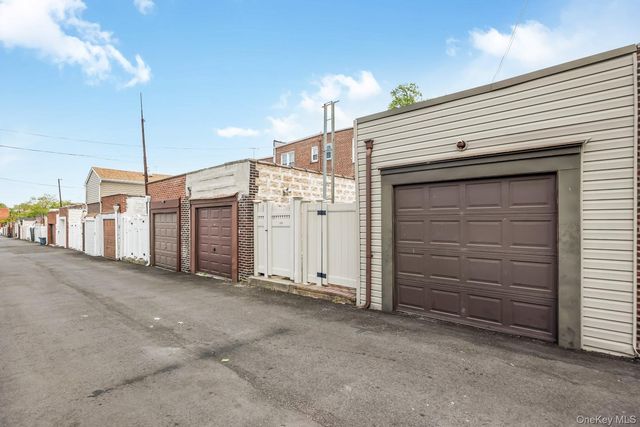 65-56 77th Place, Middle Village, NY 11379