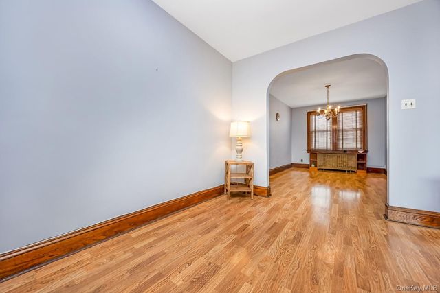 65-56 77th Place, Middle Village, NY 11379