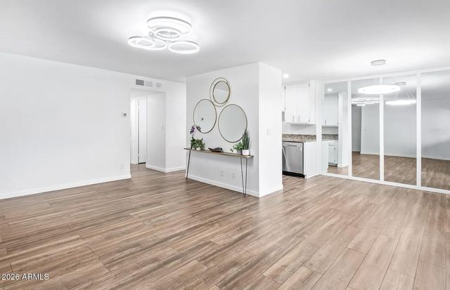 5525 E THOMAS Road Q8, Phoenix, AZ 85018