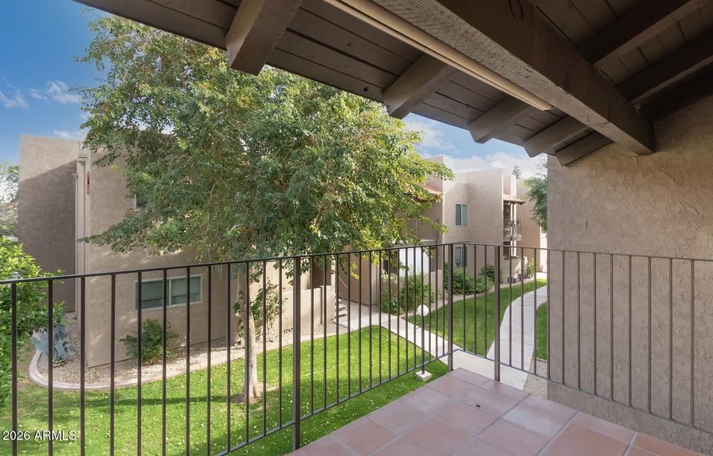 5525 E THOMAS Road Q8, Phoenix, AZ 85018