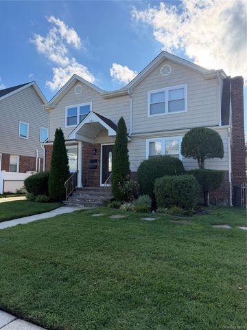 222 Colonial Avenue 2nd Fl, Williston Park, NY 11596