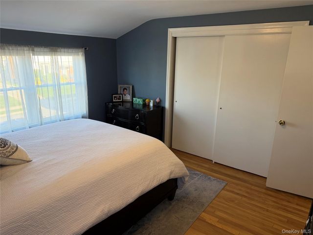 222 Colonial Avenue 2nd Fl, Williston Park, NY 11596