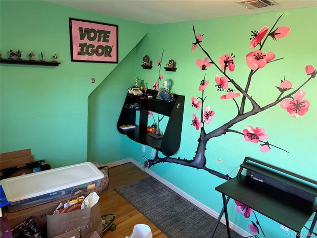 222 Colonial Avenue 2nd Fl, Williston Park, NY 11596