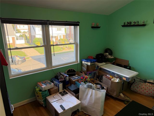 222 Colonial Avenue 2nd Fl, Williston Park, NY 11596