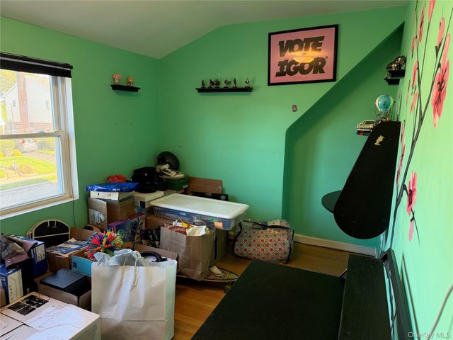 222 Colonial Avenue 2nd Fl, Williston Park, NY 11596