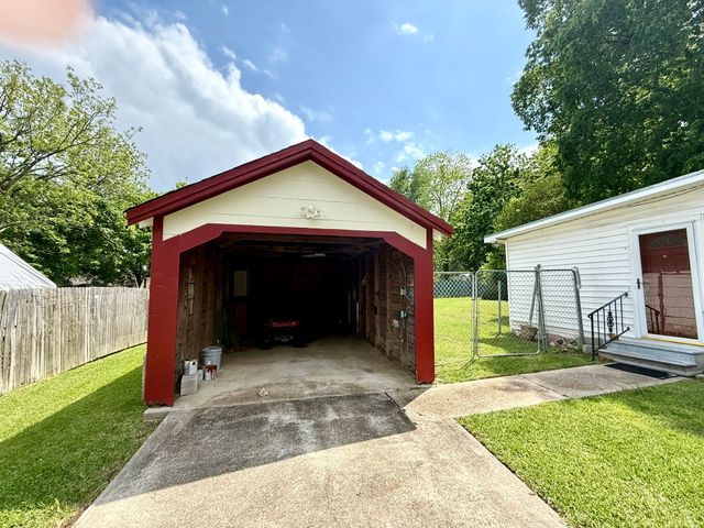 205 Lake Street, Mooringsport, LA 71060