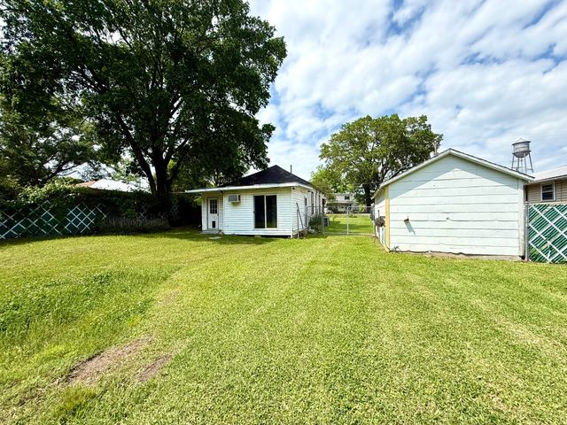 205 Lake Street, Mooringsport, LA 71060