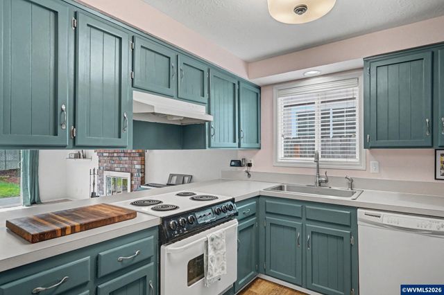 1036 Charlene St S, Salem, OR 97306