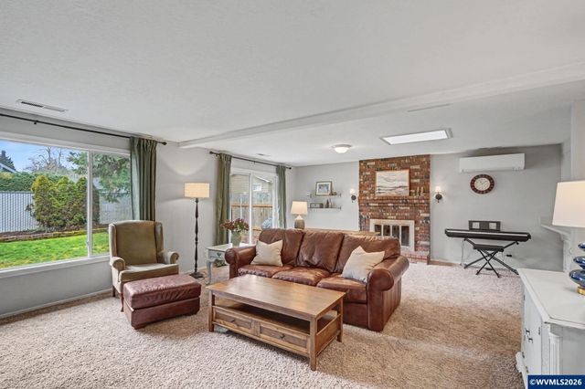 1036 Charlene St S, Salem, OR 97306