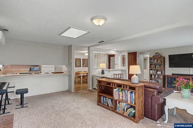 1036 Charlene St S, Salem, OR 97306