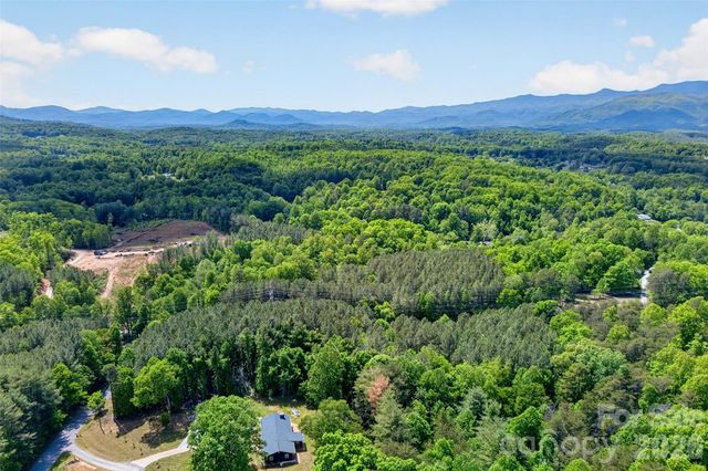 99999 Wright Road, Marion, NC 28752