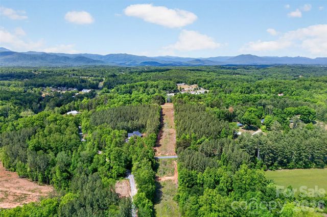 99999 Wright Road, Marion, NC 28752