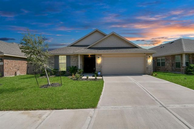 333 Bryan Way, Angleton, TX 77515