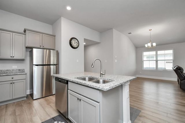 333 Bryan Way, Angleton, TX 77515