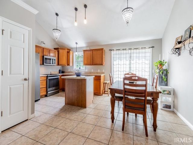 4627 Erinwood Court, Evansville, IN 47725