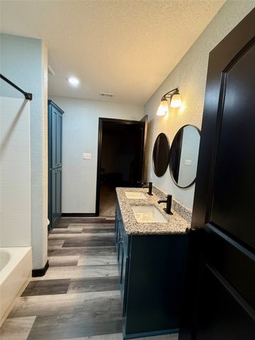 1384 Rs County Road 1235, Point, TX 75472