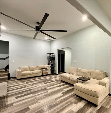 1384 Rs County Road 1235, Point, TX 75472