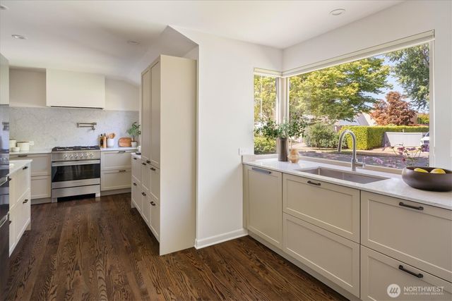 4003 W Armour Street, Seattle, WA 98199