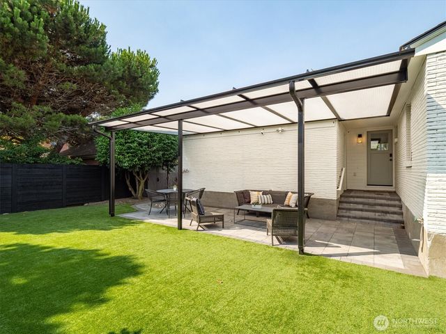 4003 W Armour Street, Seattle, WA 98199