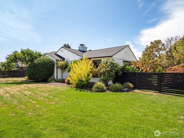 4003 W Armour Street, Seattle, WA 98199