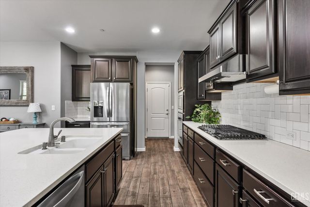 13702 Pemberley Passage Avenue, Bakersfield, CA 93311