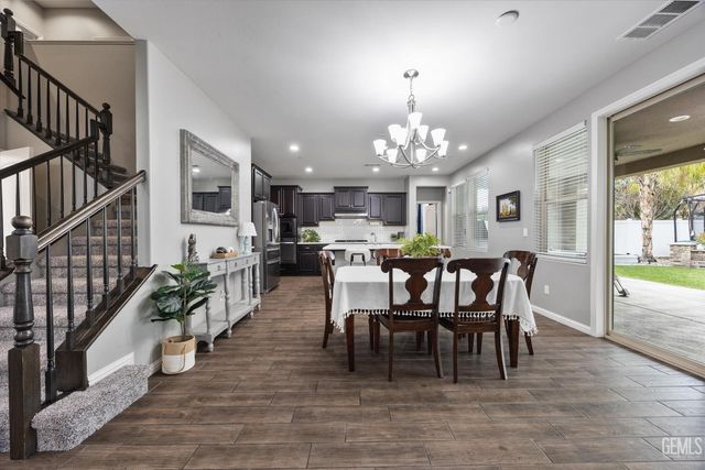 13702 Pemberley Passage Avenue, Bakersfield, CA 93311