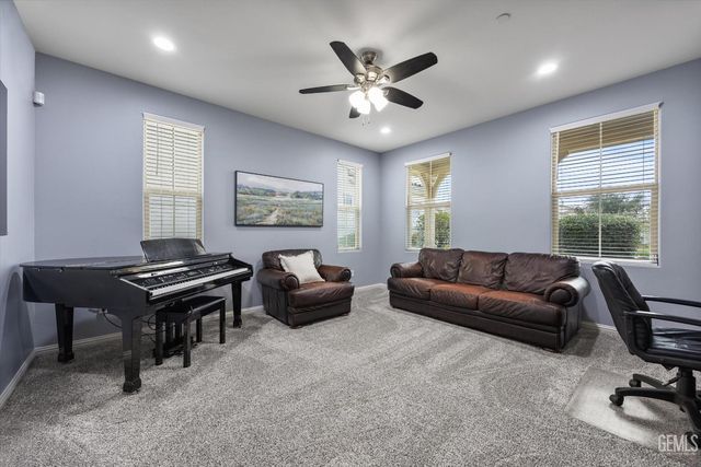 13702 Pemberley Passage Avenue, Bakersfield, CA 93311