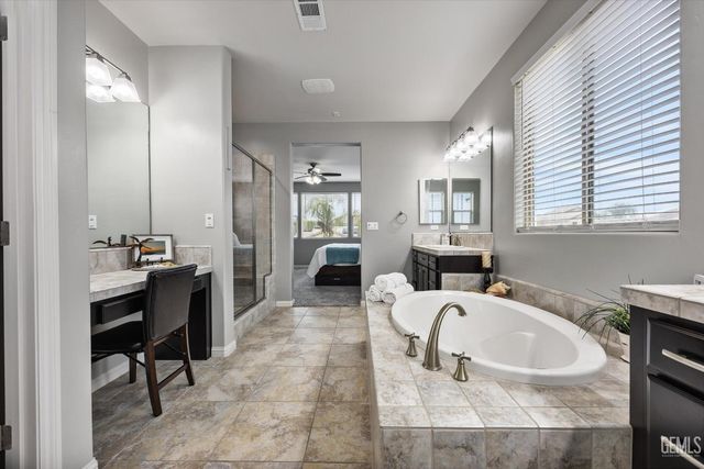 13702 Pemberley Passage Avenue, Bakersfield, CA 93311