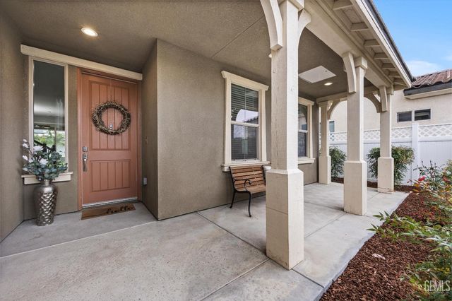 13702 Pemberley Passage Avenue, Bakersfield, CA 93311