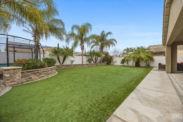 13702 Pemberley Passage Avenue, Bakersfield, CA 93311