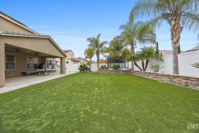 13702 Pemberley Passage Avenue, Bakersfield, CA 93311