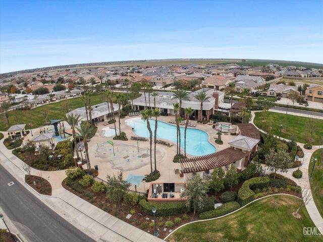 13702 Pemberley Passage Avenue, Bakersfield, CA 93311