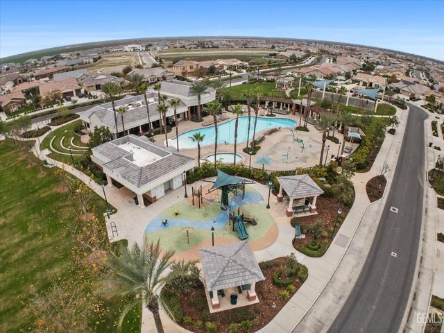 13702 Pemberley Passage Avenue, Bakersfield, CA 93311