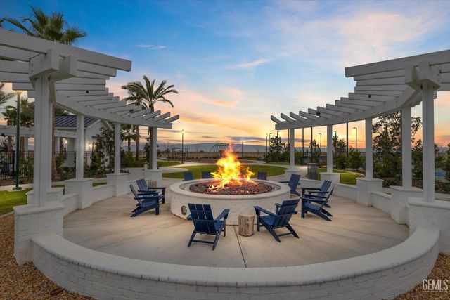 13702 Pemberley Passage Avenue, Bakersfield, CA 93311