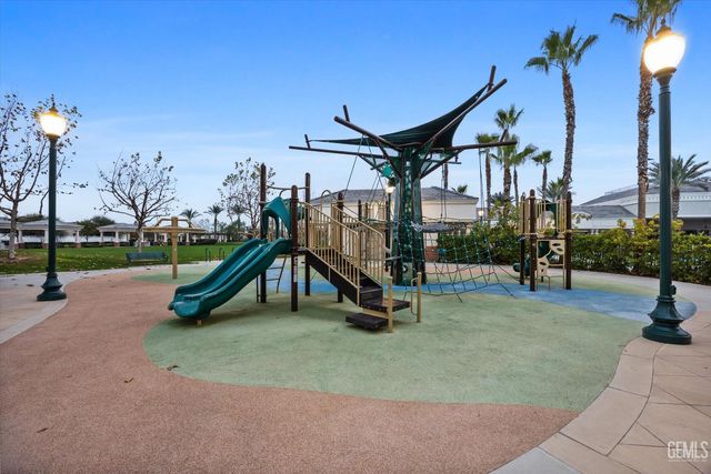 13702 Pemberley Passage Avenue, Bakersfield, CA 93311