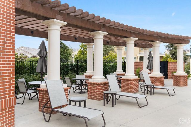 13702 Pemberley Passage Avenue, Bakersfield, CA 93311