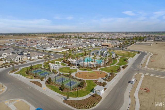 13702 Pemberley Passage Avenue, Bakersfield, CA 93311