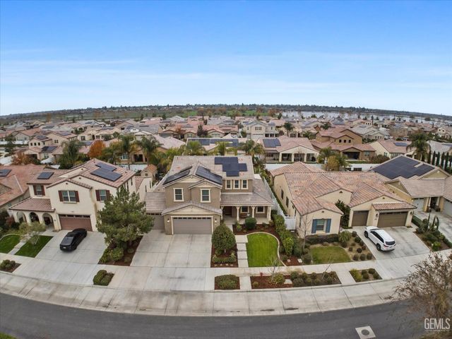 13702 Pemberley Passage Avenue, Bakersfield, CA 93311