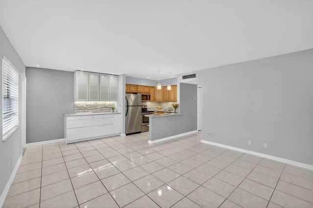 4051 NE 13th Avenue 77-3, Fort Lauderdale, FL 33334