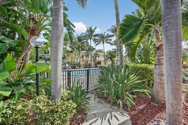 4051 NE 13th Avenue 77-3, Fort Lauderdale, FL 33334