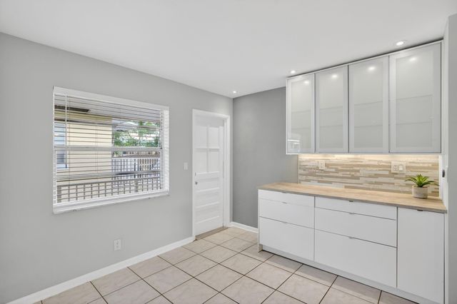 4051 NE 13th Avenue 77-3, Fort Lauderdale, FL 33334