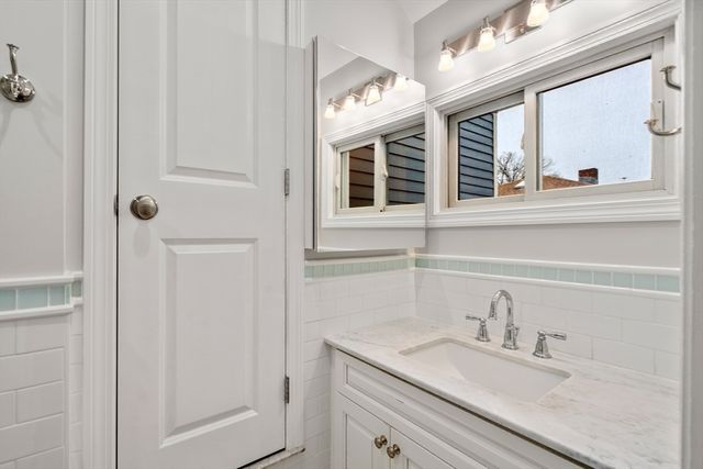 10 Chester St 7, Cambridge, MA 02140