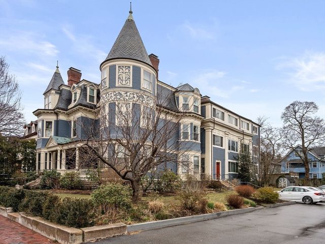 10 Chester St 7, Cambridge, MA 02140